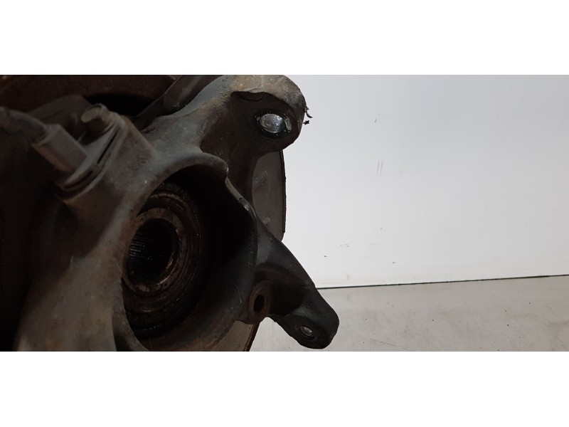 Recambio de mangueta delantera izquierda para hyundai i40 premium referencia OEM IAM 517153Z000  