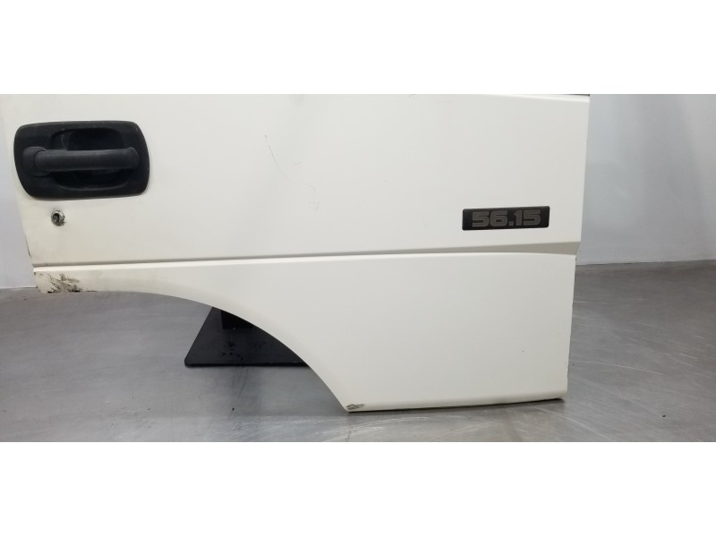 Recambio de puerta delantera derecha para nissan atleon tk356 referencia OEM IAM   