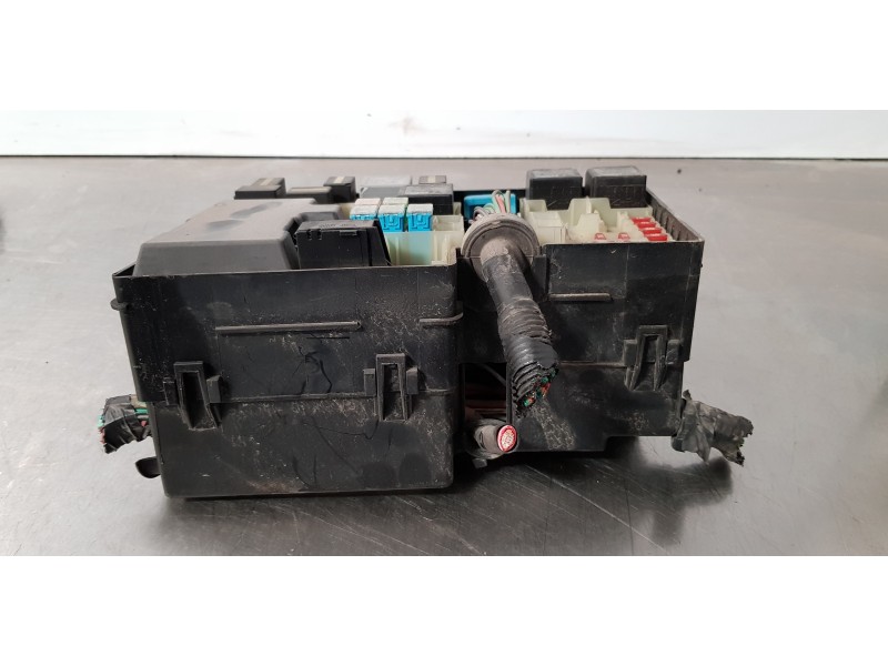 Recambio de caja reles / fusibles para ford focus c-max (cap) trend (d) referencia OEM IAM 3M5T14A142AB  