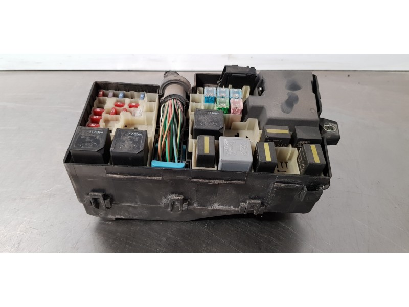 Recambio de caja reles / fusibles para ford focus c-max (cap) trend (d) referencia OEM IAM 3M5T14A142AB  