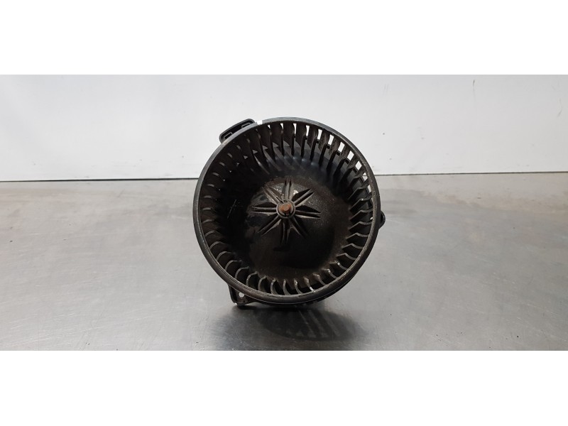 Recambio de motor calefaccion para hyundai i40 premium referencia OEM IAM 971263Z000  