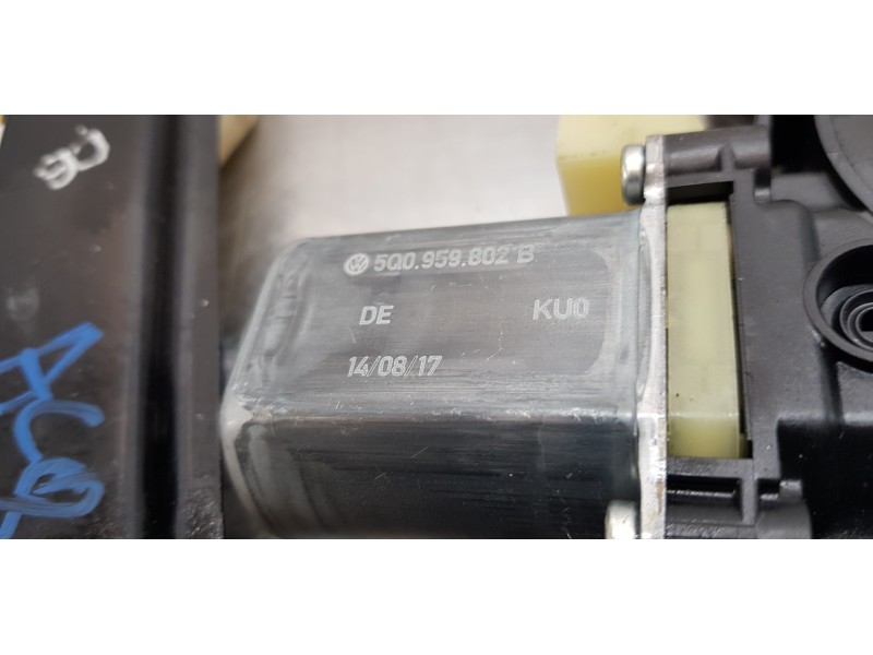 Recambio de elevalunas delantero derecho para skoda kodiaq style 4x4 referencia OEM IAM 565837462 5Q0959802B 