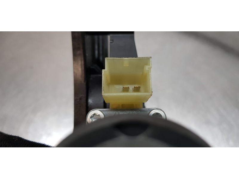 Recambio de elevalunas delantero derecho para skoda kodiaq style 4x4 referencia OEM IAM 565837462 5Q0959802B 