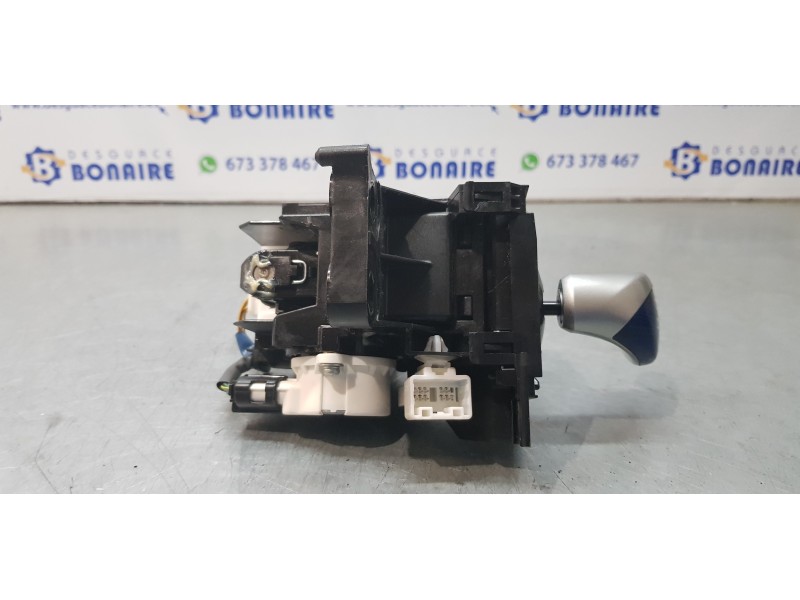 Recambio de palanca cambio para toyota auris touring sports (e18) hybrid active referencia OEM IAM 75C583LHD  
