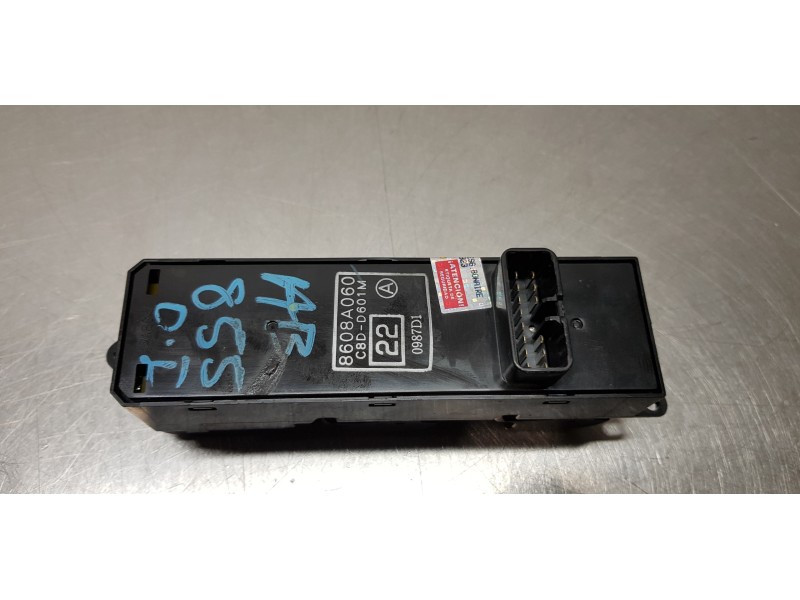 Recambio de mando elevalunas delantero izquierdo para mitsubishi outlander (cw0) 2.0 di-d invite referencia OEM IAM 8608A060  