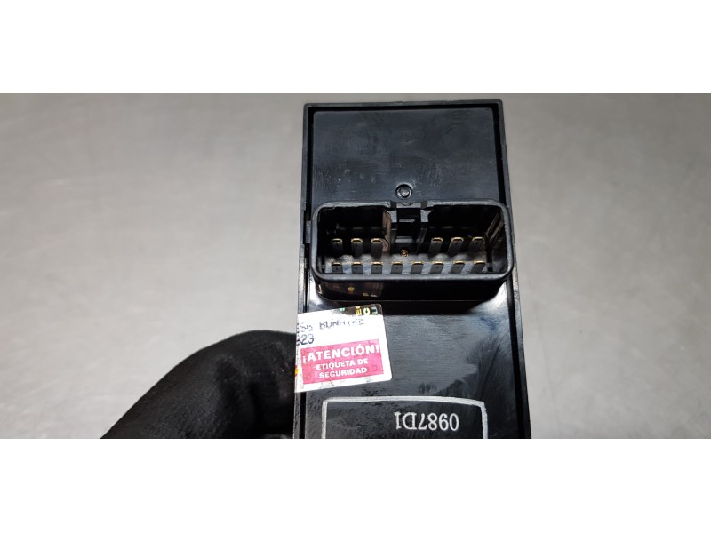 Recambio de mando elevalunas delantero izquierdo para mitsubishi outlander (cw0) 2.0 di-d invite referencia OEM IAM 8608A060  