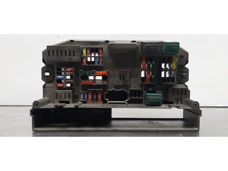 Recambio de caja reles / fusibles para bmw x5 (e70) xdrive35d referencia OEM IAM 693169003  