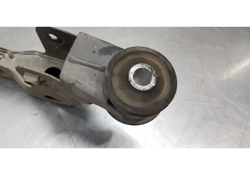 Recambio de soporte cambio para volkswagen t5 bus (7e) caravelle comfortline lang 4motion referencia OEM IAM 7E0599421A  