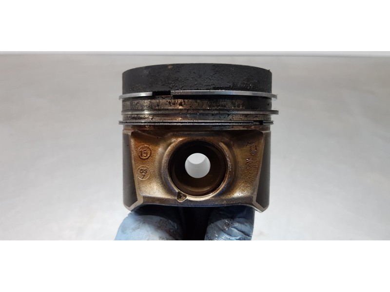 Recambio de piston para skoda octavia lim. (5e3) active referencia OEM IAM 04L107065AM001 03L105401A 