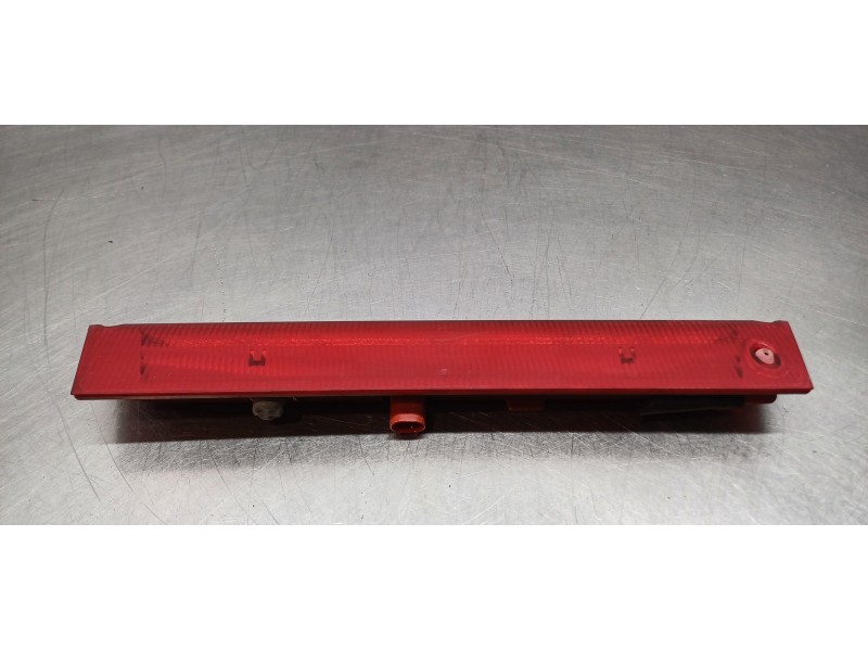 Recambio de luz central de freno para ford fiesta (cb1) trend referencia OEM IAM 2085739 8A6113A613AK  Recambio de luz central de freno para ford fiesta (cb1) trend referencia OEM IAM 2085739 8A6113A613AK