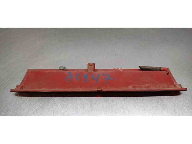 Recambio de luz central de freno para ford fiesta (cb1) trend referencia OEM IAM 2085739 8A6113A613AK  Recambio de luz central de freno para ford fiesta (cb1) trend referencia OEM IAM 2085739 8A6113A613AK