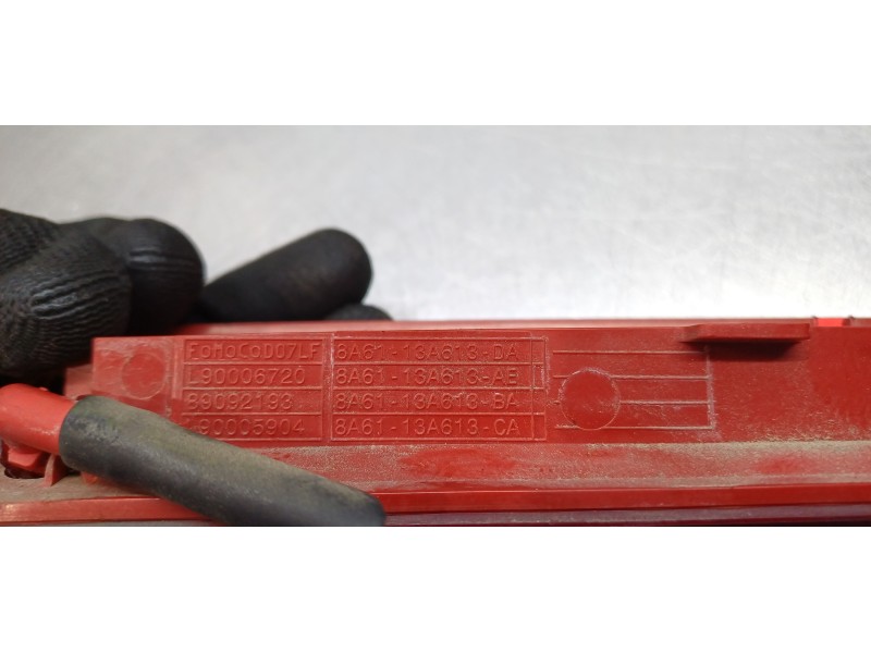 Recambio de luz central de freno para ford fiesta (cb1) trend referencia OEM IAM 2085739 8A6113A613AK  Recambio de luz central de freno para ford fiesta (cb1) trend referencia OEM IAM 2085739 8A6113A613AK