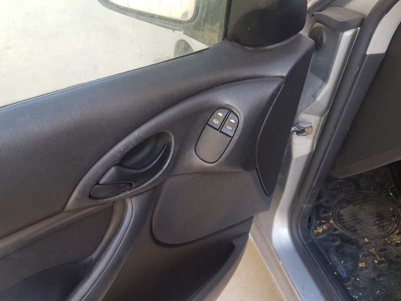 ford focus berlina (cak) del año 2002