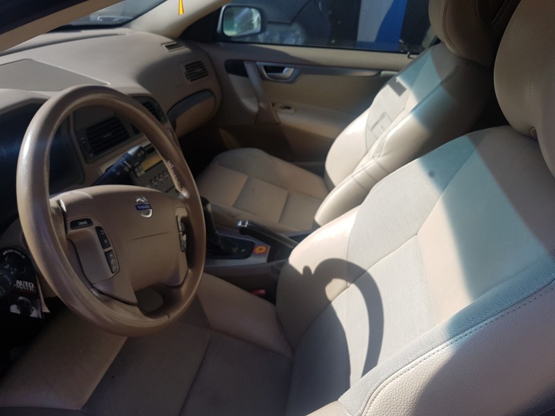 volvo v70 familiar del año 2005