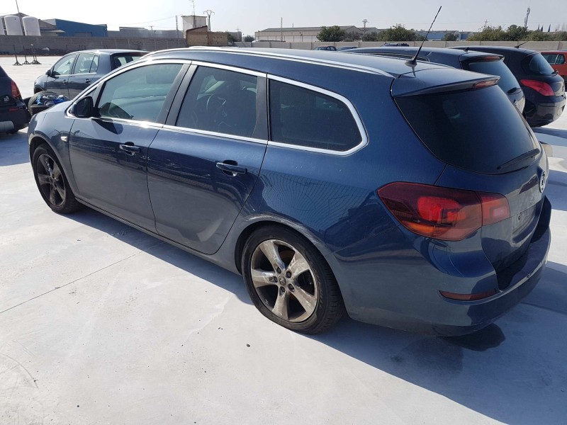 opel astra j lim. del año 2011