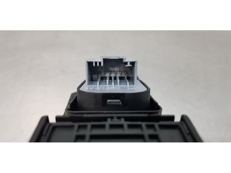 Recambio de mando elevalunas delantero izquierdo para skoda kodiaq style 4x4 referencia OEM IAM 5G0959857E  