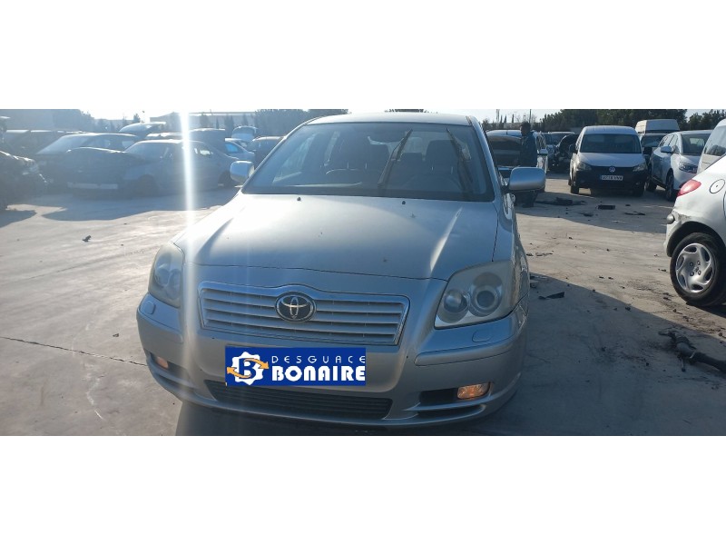 toyota avensis berlina (t25) del año 2004