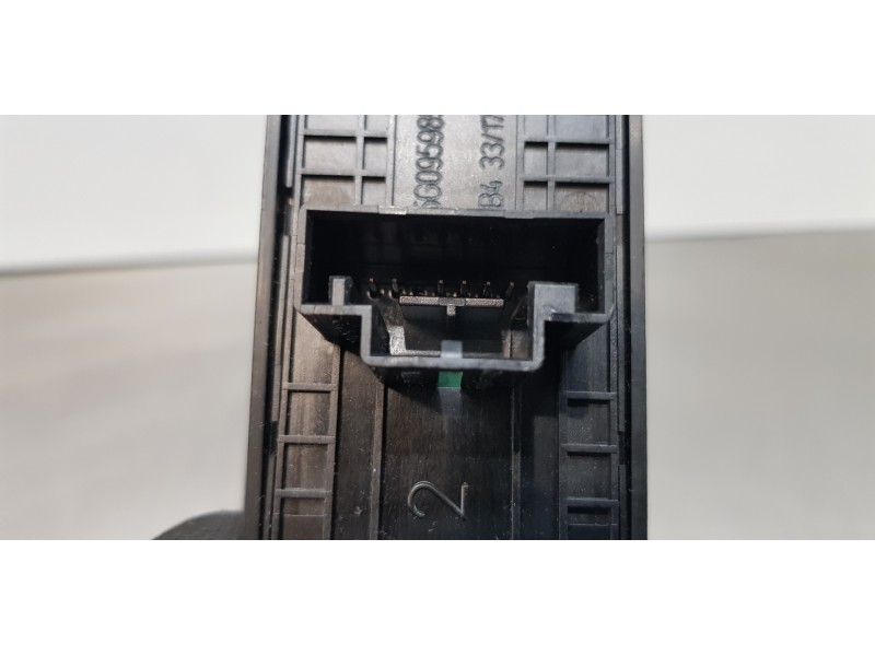 Recambio de mando elevalunas delantero izquierdo para skoda kodiaq style 4x4 referencia OEM IAM 5G0959857E  