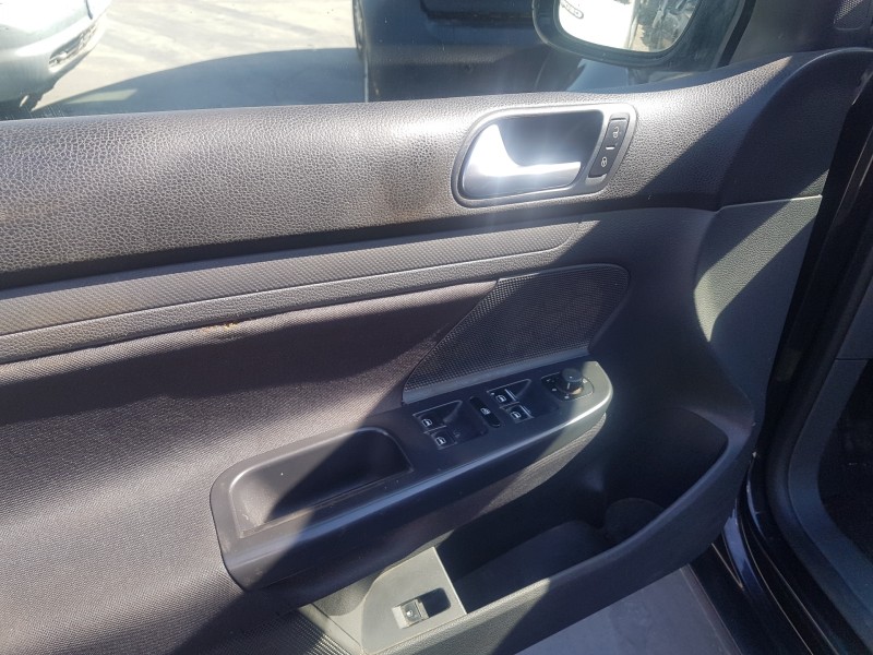 volkswagen golf v berlina (1k1) del año 2008