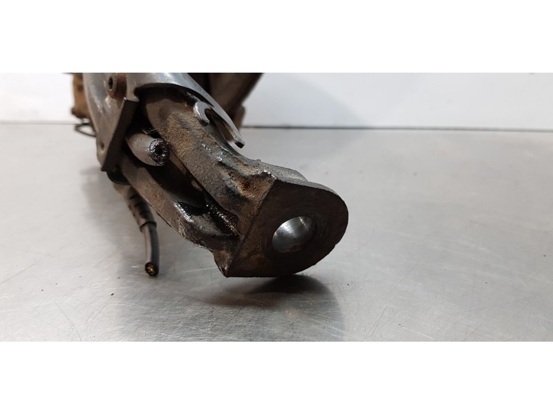 Recambio de mangueta delantera izquierda para volkswagen touareg (7la) tdi r5 referencia OEM IAM 7L6407257A  