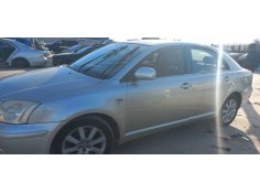 toyota avensis berlina (t25) del año 2004 2