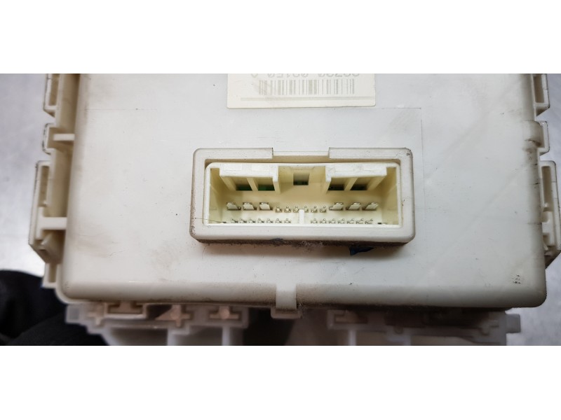 Recambio de caja reles / fusibles para toyota auris luna+ referencia OEM IAM 8273002150   Recambio de caja reles / fusibles para toyota auris luna+ referencia OEM IAM 8273002150