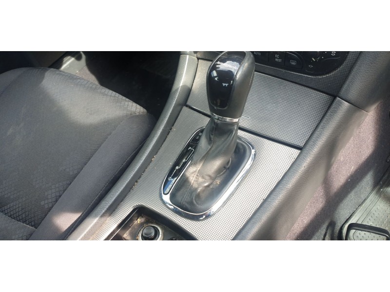 mercedes clase c (w203) berlina del año 2001