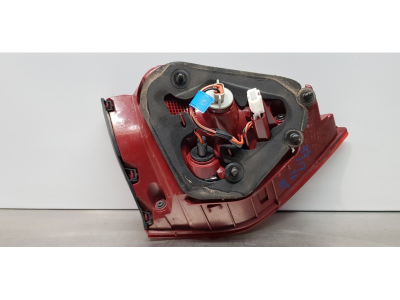 Recambio de piloto trasero derecho interior para hyundai i30 fastback tecno referencia OEM IAM 92404G4400  