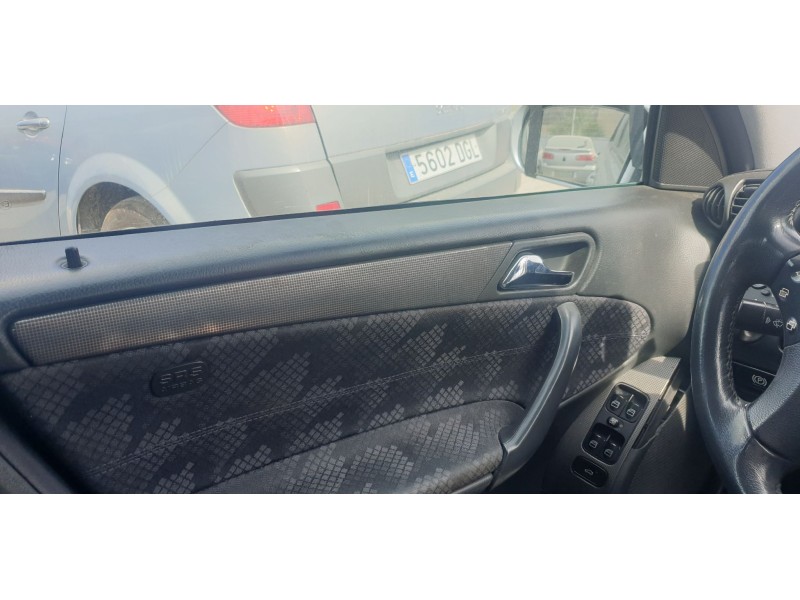 mercedes clase c (w203) berlina del año 2001