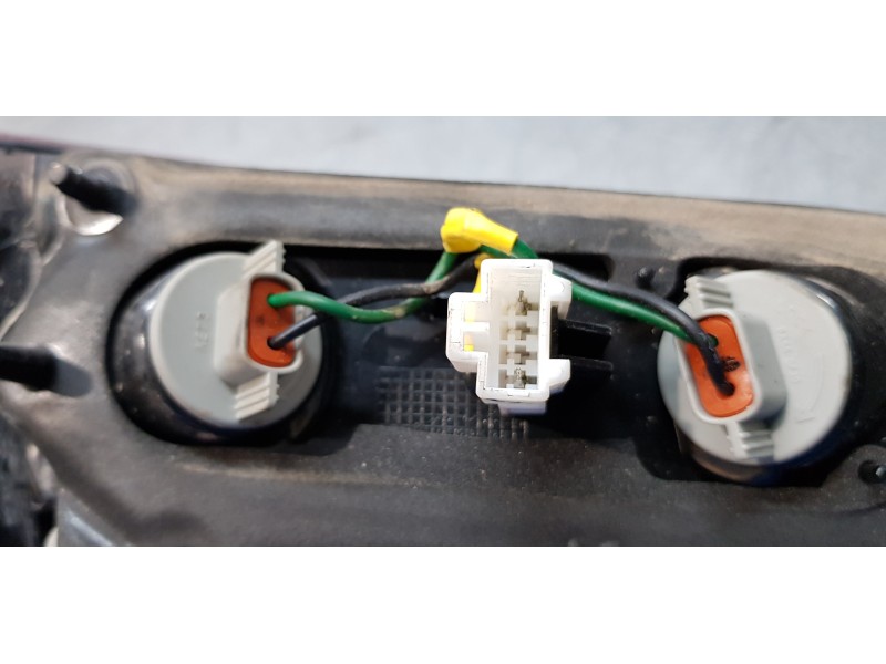 Recambio de piloto trasero derecho interior para hyundai i20 classic referencia OEM IAM 92404C8000  