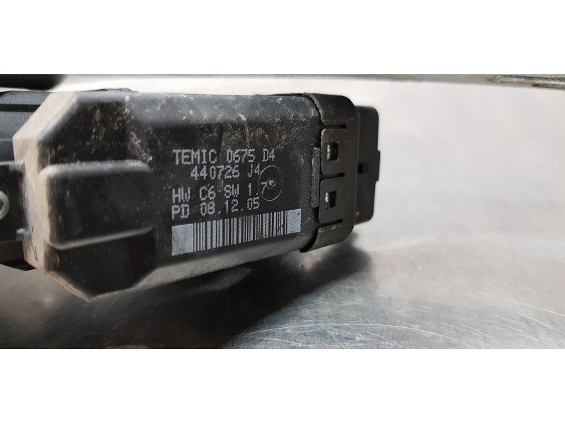 Recambio de elevalunas delantero izquierdo para renault scenic ii grand confort dynamique referencia OEM IAM 402046C  