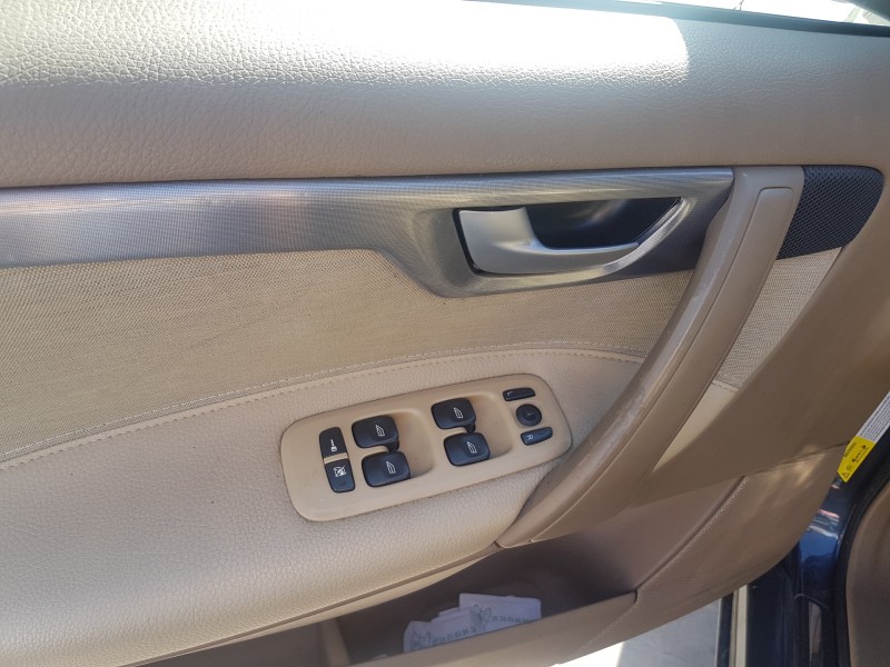 volvo v70 familiar del año 2005