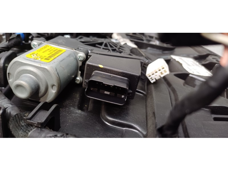 Recambio de elevalunas delantero derecho para kia cee´d business referencia OEM IAM 82481A2000 82480A2311  Recambio de elevalunas delantero derecho para kia cee´d business referencia OEM IAM 82481A2000 82480A2311