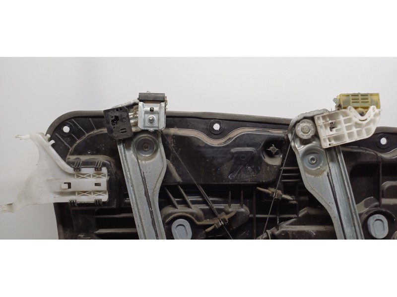 Recambio de elevalunas delantero derecho para kia cee´d business referencia OEM IAM 82481A2000 82480A2311  Recambio de elevalunas delantero derecho para kia cee´d business referencia OEM IAM 82481A2000 82480A2311