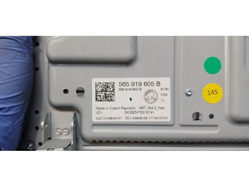 Recambio de pantalla multifuncion para skoda kodiaq style 4x4 referencia OEM IAM 565919605B  