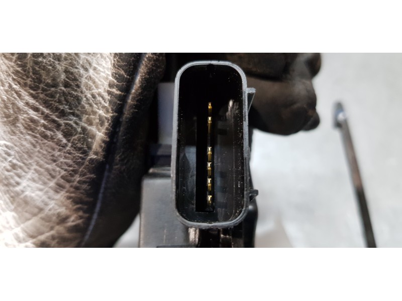 Recambio de cerradura puerta delantera izquierda para hyundai i20 classic referencia OEM IAM 81310C8020  