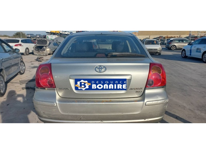 toyota avensis berlina (t25) del año 2004