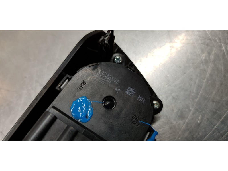 Recambio de mando elevalunas delantero izquierdo para chevrolet cruze lt referencia OEM IAM 20830838   Recambio de mando elevalunas delantero izquierdo para chevrolet cruze lt referencia OEM IAM 20830838