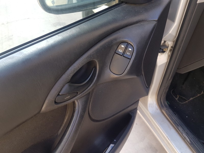 ford focus berlina (cak) del año 2002