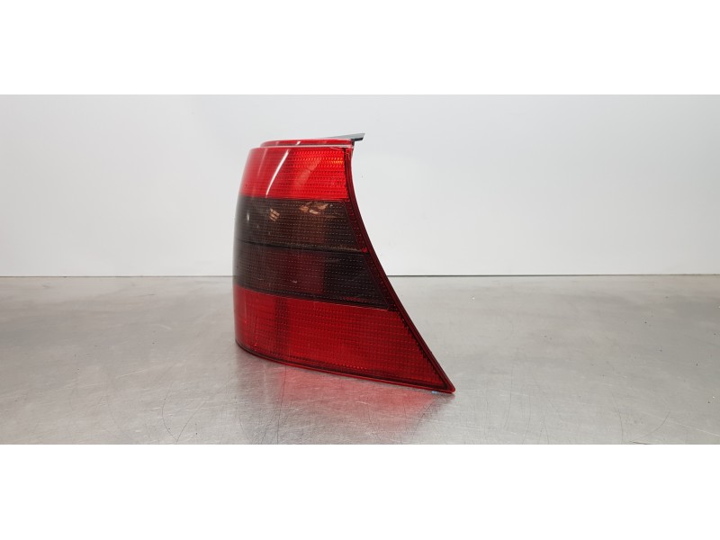 Recambio de piloto trasero derecho para volkswagen golf iv berlina (1j1) gti referencia OEM IAM 1J6945096T   Recambio de piloto trasero derecho para volkswagen golf iv berlina (1j1) gti referencia OEM IAM 1J6945096T