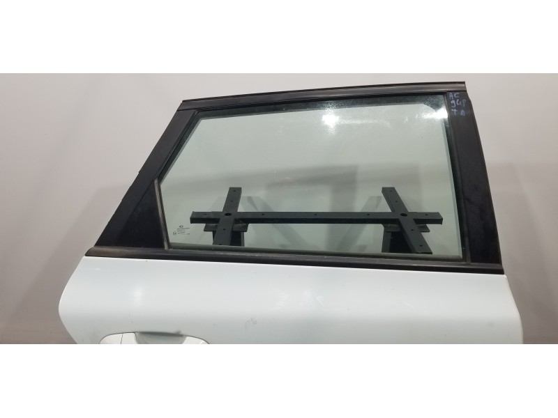 Recambio de puerta trasera derecha para kia cee´d business referencia OEM IAM 77004A2200  