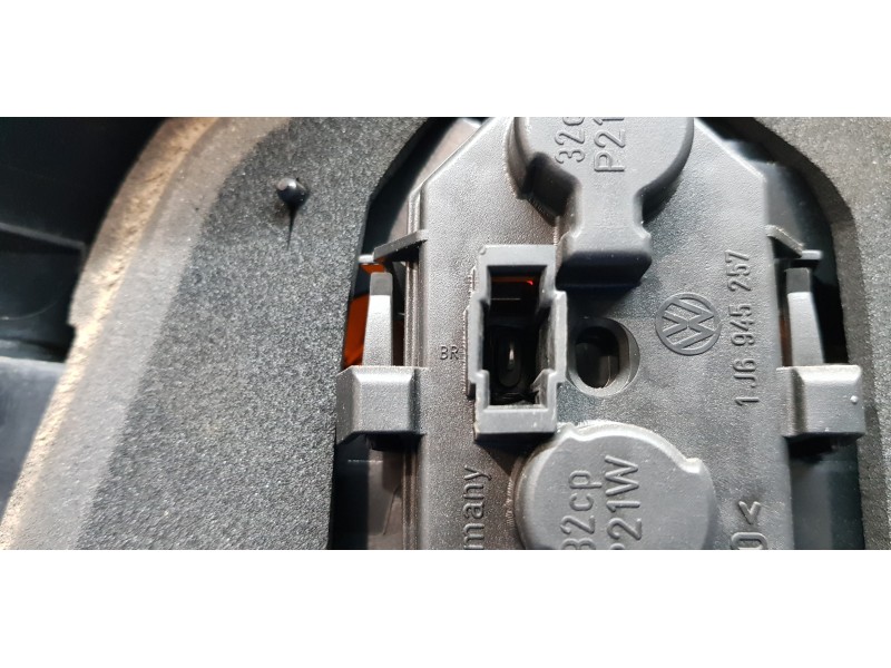 Recambio de piloto trasero derecho para volkswagen golf iv berlina (1j1) gti referencia OEM IAM 1J6945096T   Recambio de piloto trasero derecho para volkswagen golf iv berlina (1j1) gti referencia OEM IAM 1J6945096T