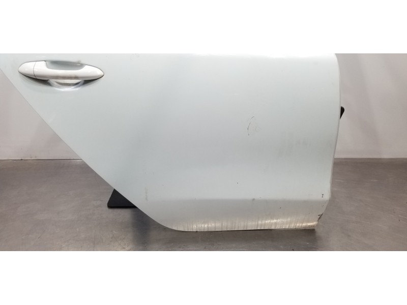 Recambio de puerta trasera derecha para kia cee´d business referencia OEM IAM 77004A2200  