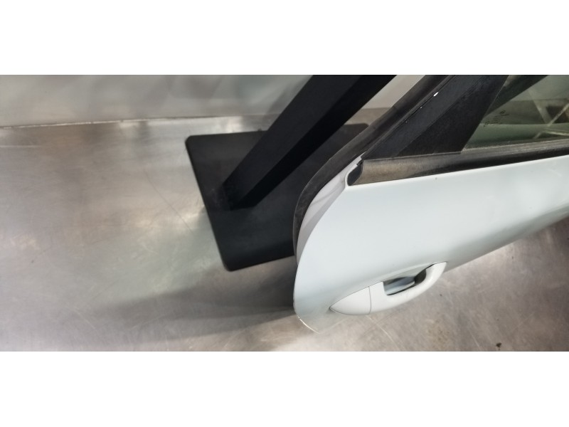 Recambio de puerta trasera derecha para kia cee´d business referencia OEM IAM 77004A2200  