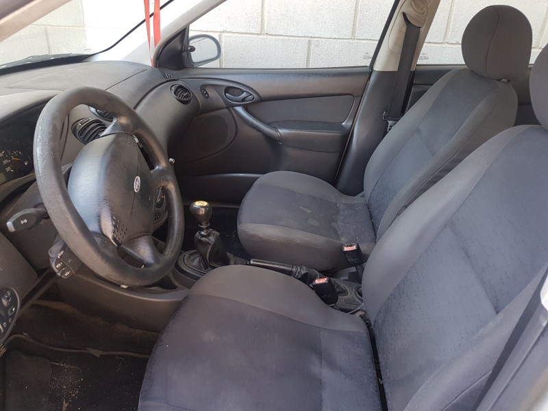 ford focus berlina (cak) del año 2002