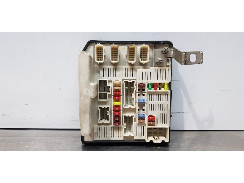 Recambio de caja reles / fusibles para renault scenic ii grand exception referencia OEM IAM 519158083  