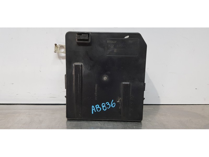 Recambio de caja reles / fusibles para renault scenic ii grand exception referencia OEM IAM 519158083  