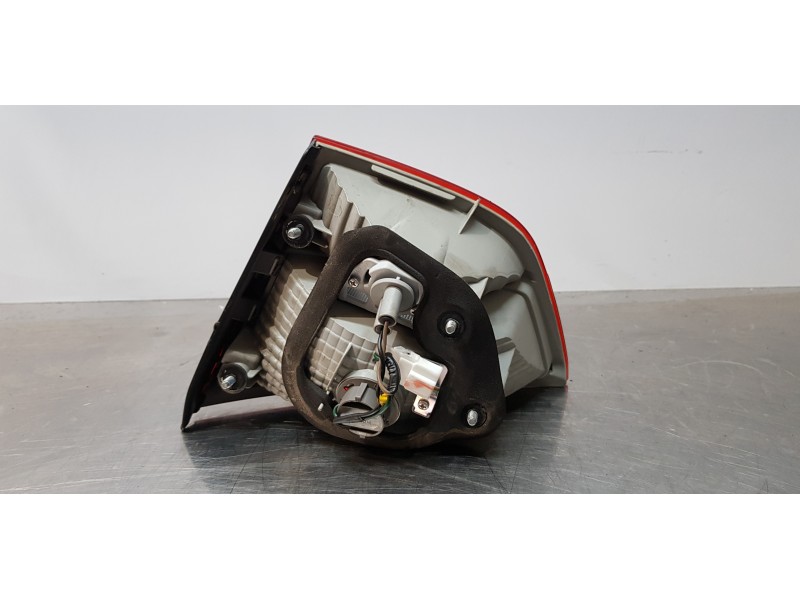 Recambio de piloto trasero izquierdo interior para hyundai ix35 style awd referencia OEM IAM 924052Y0  