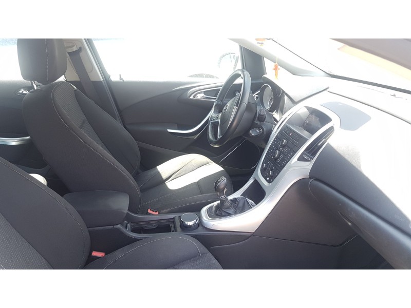 opel astra j lim. del año 2009