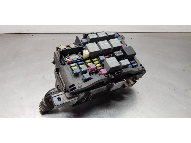 Recambio de caja reles / fusibles para kia carens (un) active referencia OEM IAM 919501D220  